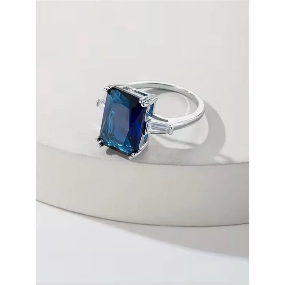 💙 NEW Blue Crystal Emerald-Cut Silver Ring with Baguette Accents 💙